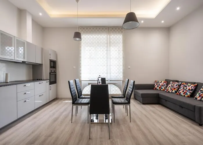 BpR Cascade Corvin Apartment